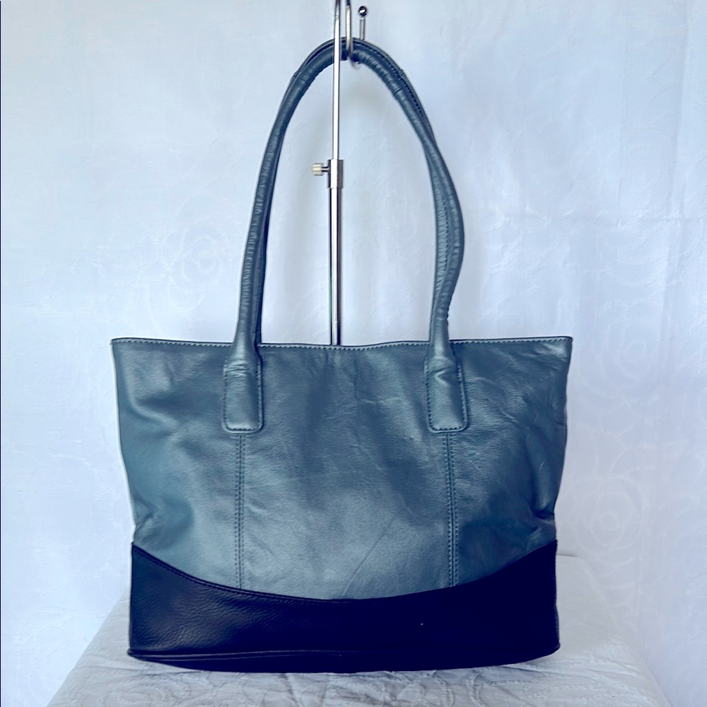 NWOT AMERI LEATHER teal blue and black color block tote.